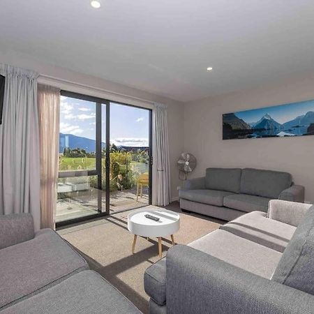 Great Views From New 2 Bedroom Apartment Te Anau Exterior photo