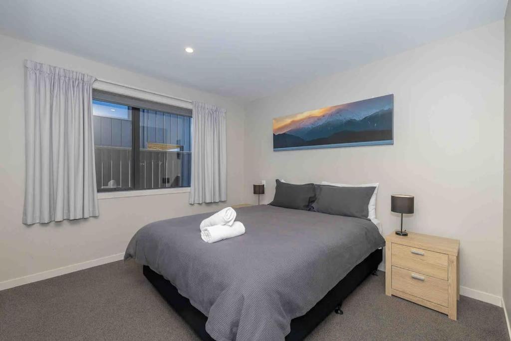 Great Views From New 2 Bedroom Apartment Te Anau Exterior photo